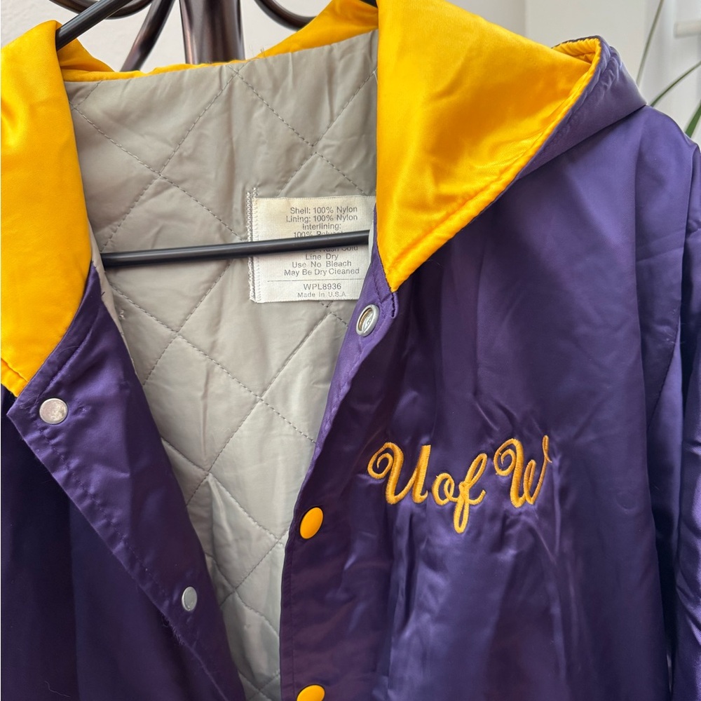 Vintage UW Huskies football jacket - Picture 3 of 4